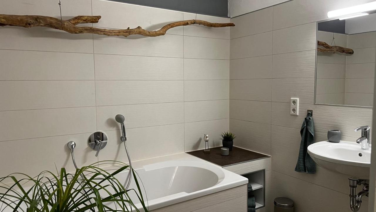 Aryve Erfurterloft - Boutique Loft Zentrumsnah Mit Kostenfreien Parkplaetzen, Design-interieur Und Netflix Apartment *